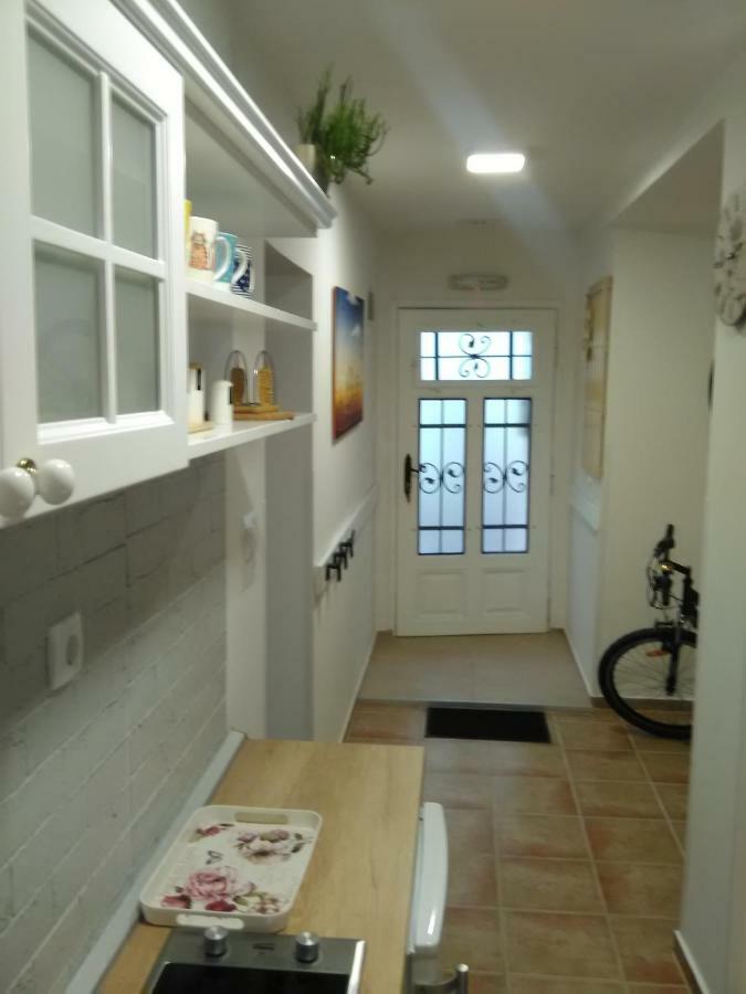 Bed&Bike Διαμέρισμα Σρέμσκι Καρλόβτσι Εξωτερικό φωτογραφία